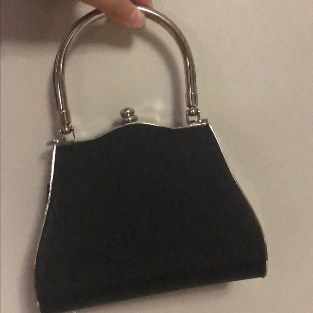 Cute mini hand bag! Very cute and stylish